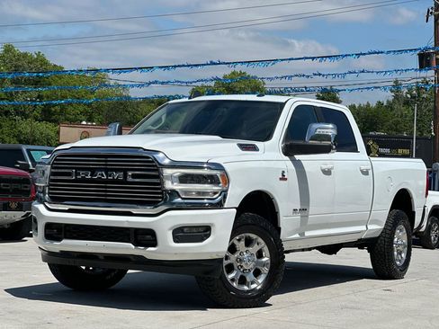 Used 2024 RAM 2500 Laramie AWD/4WD image 3
