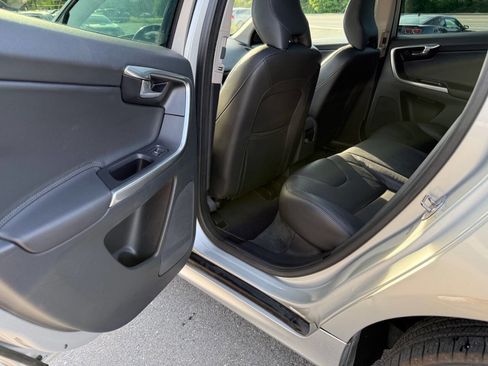 Used 2015 Volvo XC60 T6 AWD/4WD image 13