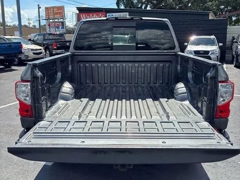 Used 2019 Nissan Titan SV AWD/4WD image 18