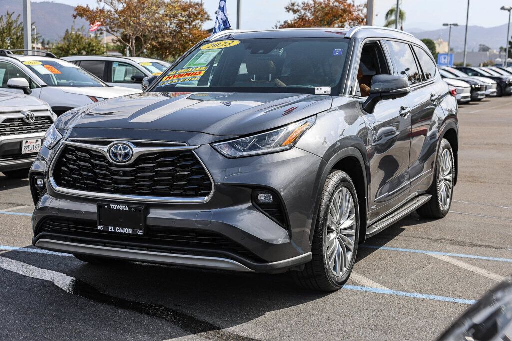 Used 2023 Toyota Highlander Platinum AWD/4WD image 22