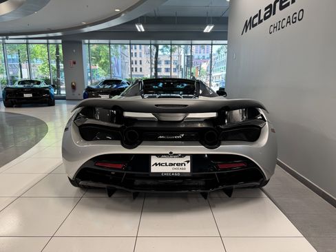 Used 2022 McLaren 720S Performance image 4