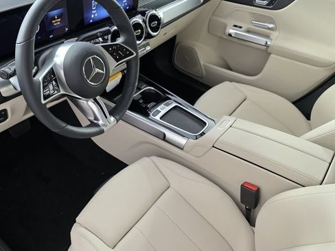 New 2026 Mercedes-Benz GLB 250 image 7