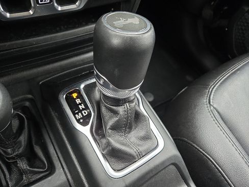 Used 2022 Jeep Wrangler Unlimited Sahara image 15