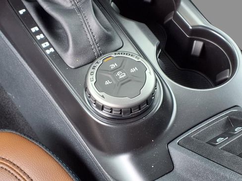 Used 2024 Ford Bronco Outer Banks image 19