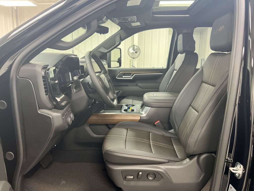 New 2026 Chevrolet Silverado 2500 High Country w/ Midnight Edition AWD/4WD image 21