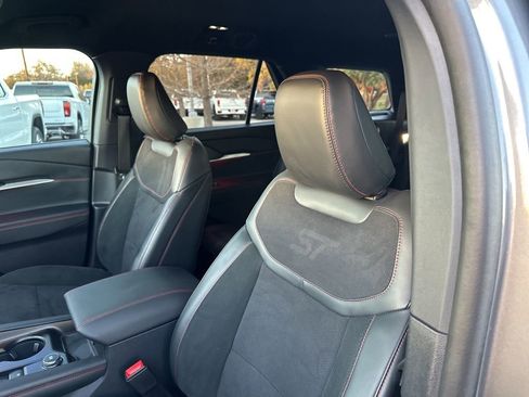 Used 2025 Ford Explorer ST image 27