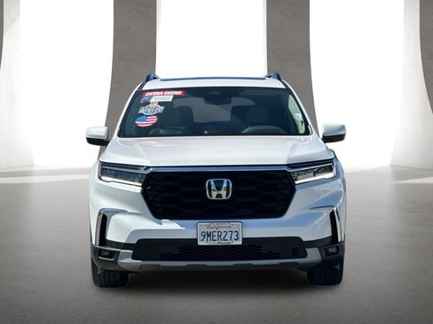 Certified 2025 Honda Pilot Touring image 9
