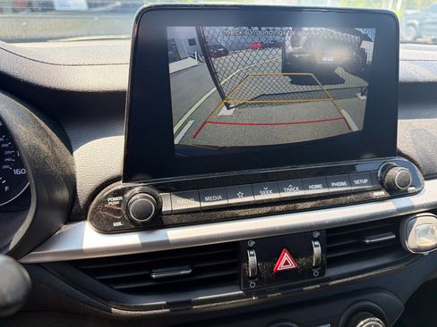 Used 2021 Kia Forte LXS FWD image 8