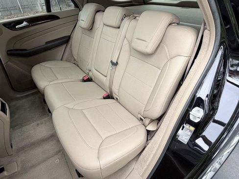 Used 2015 Mercedes-Benz ML 350 4MATIC w/ Premium 1 Package image 9