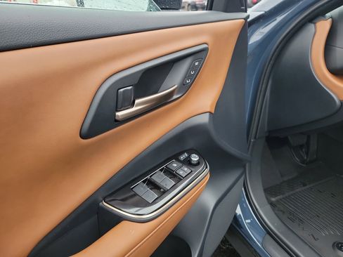 New 2025 Toyota Crown Signia image 18