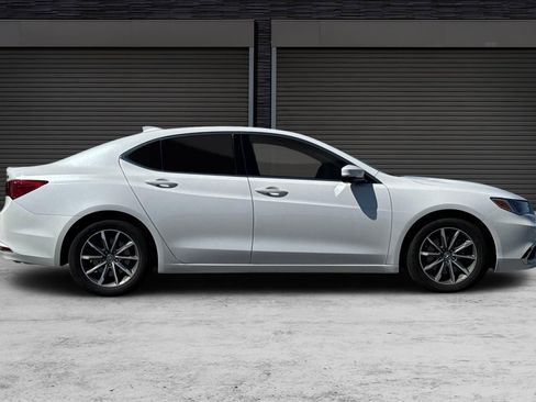 Used 2019 Acura TLX image 3