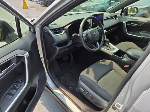 Used 2024 Toyota RAV4 SE w/ Convenience Package AWD/4WD image 19