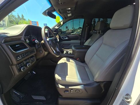 Used 2021 Chevrolet Tahoe Z71 w/ Luxury Package AWD/4WD image 22