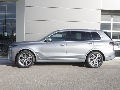 Used 2023 BMW X7 xDrive40i w/ Premium Package image 8