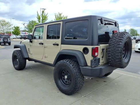 Used 2018 Jeep Wrangler Unlimited Sport w/ Connectivity Group AWD/4WD image 6