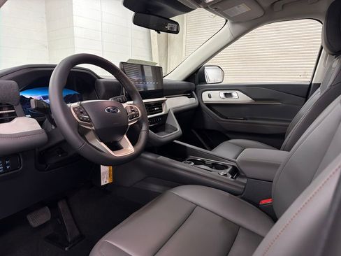 New 2026 Ford Explorer Active image 6