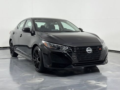Used 2025 Nissan Sentra SR w/ Midnight Edition FWD image 3