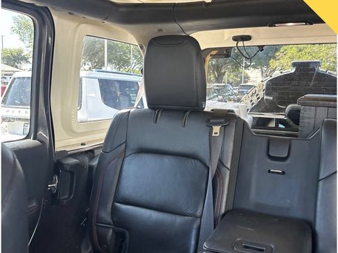 Used 2018 Jeep Wrangler Unlimited Rubicon AWD/4WD image 17