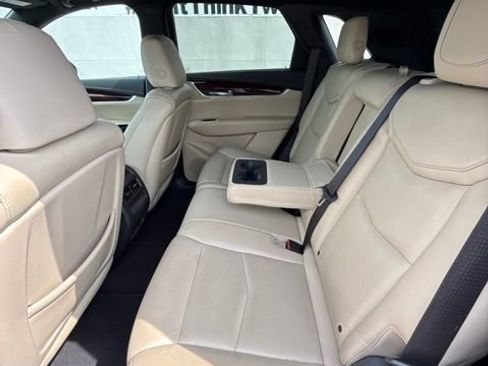 Used 2017 Cadillac XT5 Luxury w/ Driver Awareness Package AWD/4WD image 10