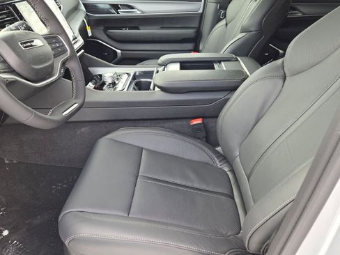 New 2026 Jeep Grand Wagoneer Limited image 23