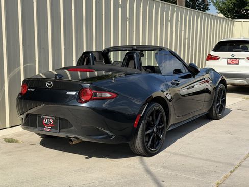 Used 2019 MAZDA MX-5 Miata Club RWD image 5