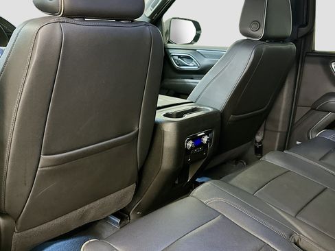 Used 2024 GMC Yukon SLT image 28