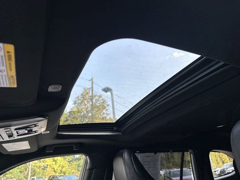 Used 2023 Toyota Highlander XSE image 5