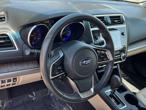 Used 2018 Subaru Outback 3.6R Limited AWD/4WD image 10