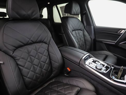 New 2026 BMW X5 xDrive50e image 32
