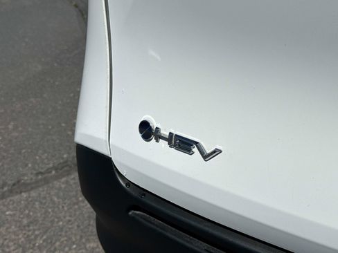Used 2025 Toyota Sienna LE FWD image 16