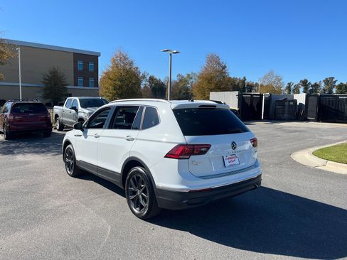 Used 2024 Volkswagen Tiguan SE image 15