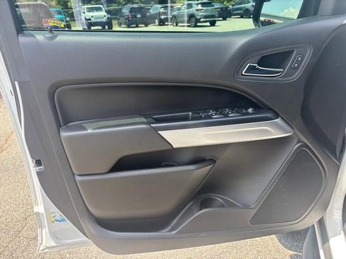 Used 2019 Chevrolet Colorado ZR2 w/ Colorado ZR2 Bison Edition AWD/4WD image 9