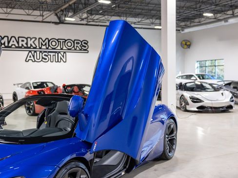 Used 2022 McLaren 720S Spider image 20