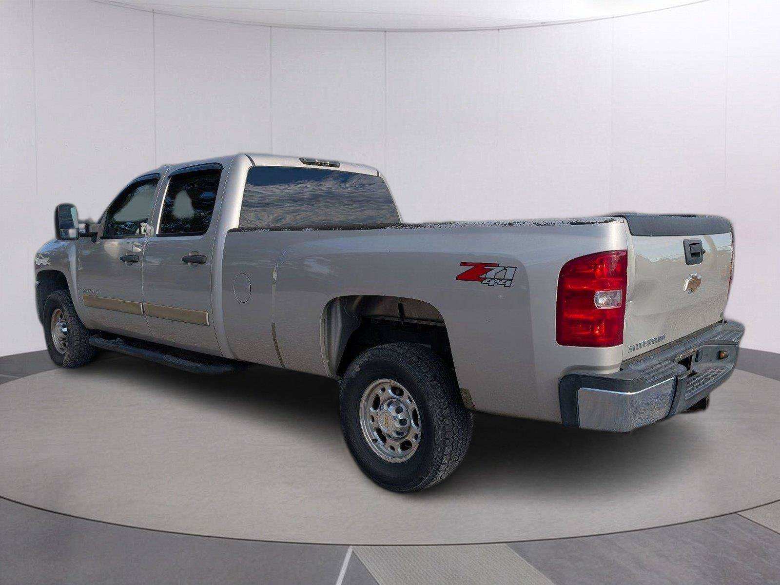 Used 2007 Chevrolet Silverado 2500 LT w/ Suspension Package, Off-Road AWD/4WD image 5