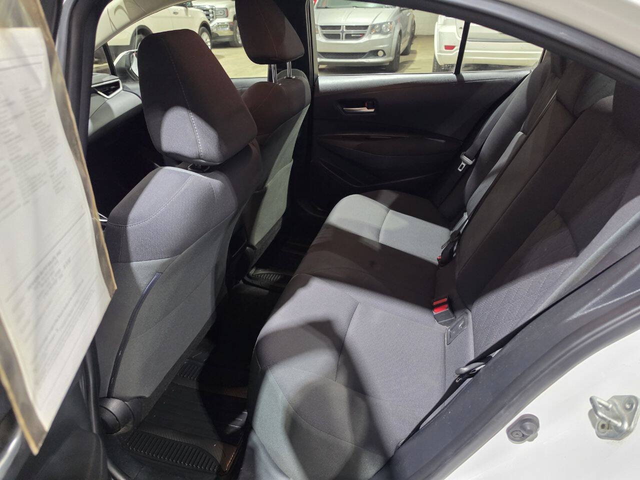 Used 2020 Toyota Corolla LE FWD image 28
