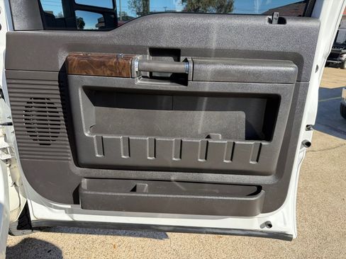 Used 2016 Ford F250 Lariat w/ Lariat Ultimate Package image 30