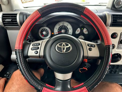 Used 2013 Toyota FJ Cruiser 2WD image 36