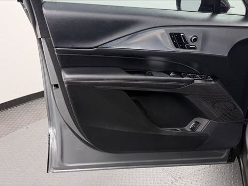 Used 2024 Cadillac Lyriq Tech RWD image 13
