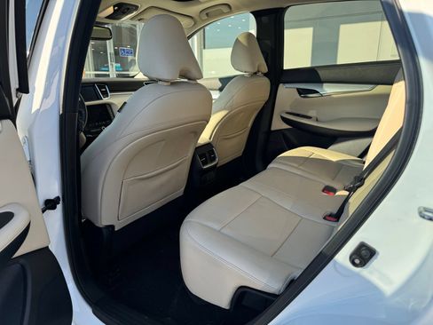 Used 2021 INFINITI QX50 Luxe FWD image 8