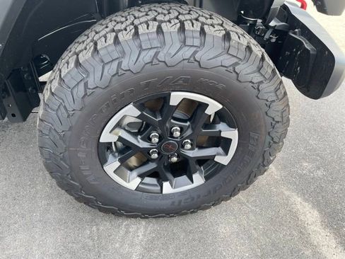 New 2024 Jeep Wrangler Unlimited Rubicon image 40