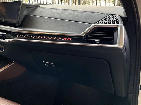 Used 2025 BMW X5 sDrive40i w/ Executive Package image 19