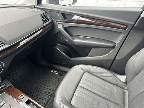 Used 2020 Audi Q5 2.0T Premium w/ Convenience Package image 35