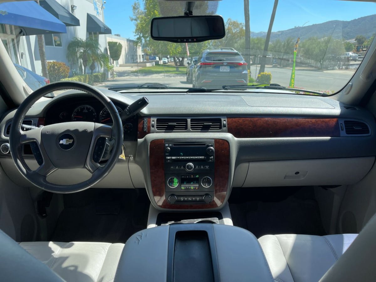 Used 2014 Chevrolet Tahoe LT RWD image 13