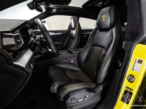 Used 2019 Lamborghini Urus image 29
