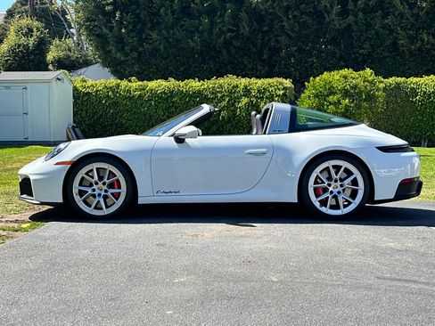 Certified 2026 Porsche 911 Targa 4 GTS AWD/4WD image 2