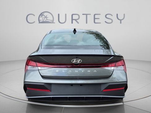 New 2026 Hyundai Elantra SEL Sport FWD image 4