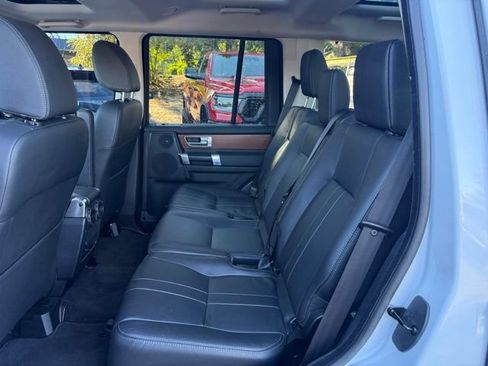 Used 2015 Land Rover LR4 HSE AWD/4WD image 28