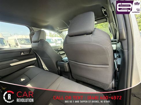 Used 2024 Toyota Tacoma TRD Off-Road AWD/4WD image 30