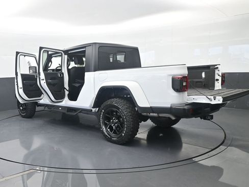 Used 2024 Jeep Gladiator Sport AWD/4WD image 69