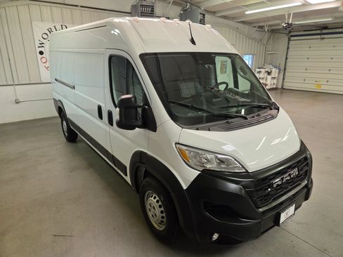 Used 2025 RAM ProMaster 2500 w/ Convenience Group FWD image 11